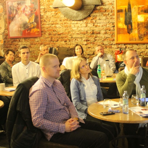 esk marketingov spolenost - Klub uitel marketingu