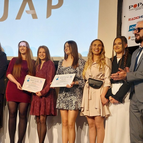 esk marketingov spolenost - Klub uitel marketingu