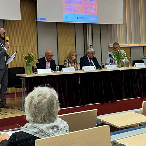 esk marketingov spolenost - Klub uitel marketingu