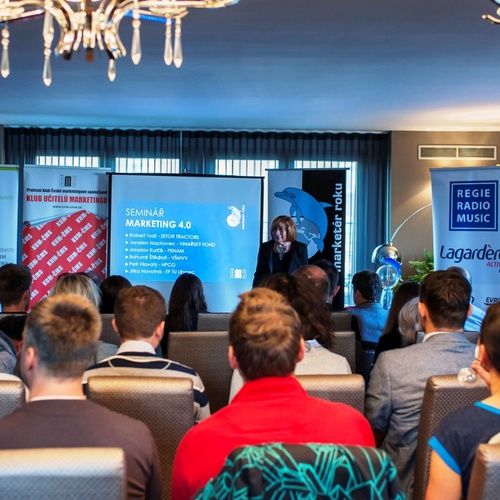 esk marketingov spolenost - Klub uitel marketingu