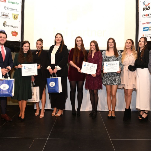 esk marketingov spolenost - Klub uitel marketingu